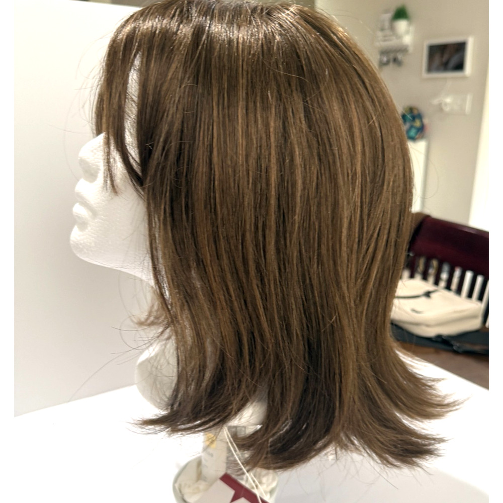 NWT Amelia Synthetic Wig Medium Golden Brown Shoulder Length Average Cap Natural - Picture 7 of 12